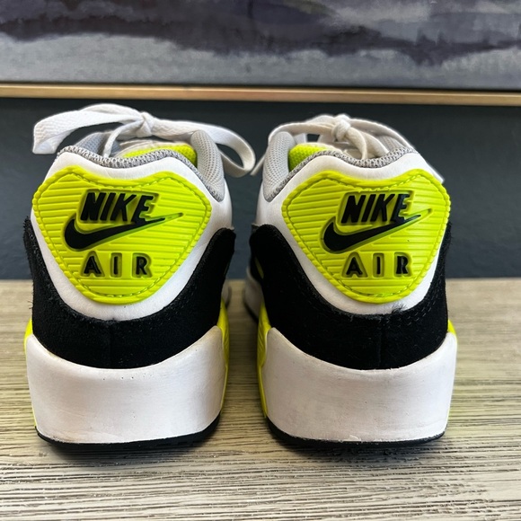 Nike Air Max Sneakers Gray Black and Neon Green Boy 7Y Women 8.5 - Picture 4 of 7
